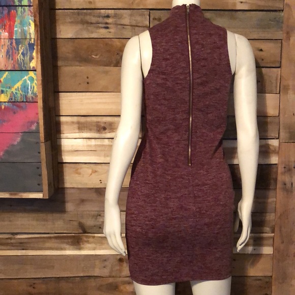 Tight fitting sleeveless dress (small) - Picture 4 of 7